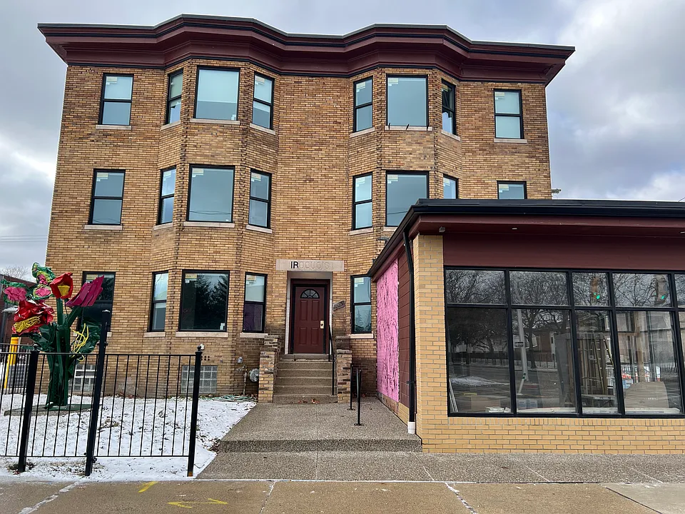 front door facing Trumbull