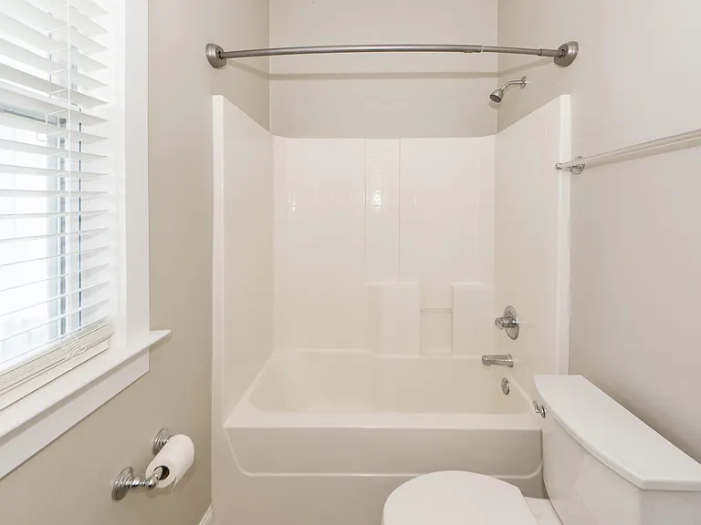 302 White Gables Dr — Photo 31