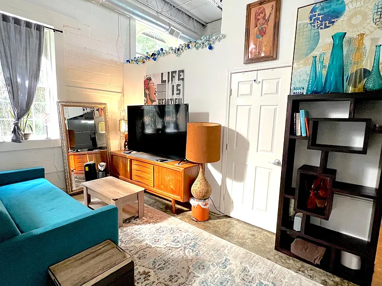 205 Holtzclaw St SE #J — Photo 6