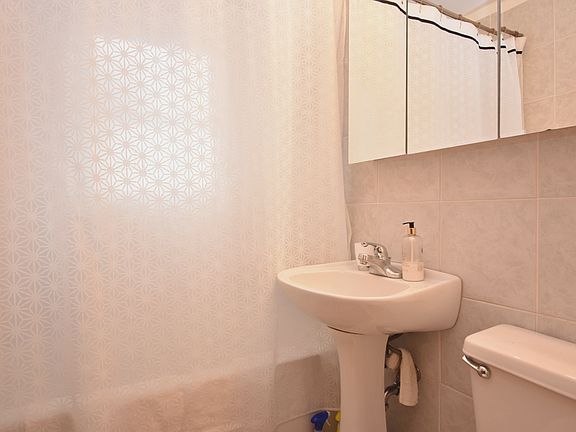 3rd image of 9632 Johanna Ave