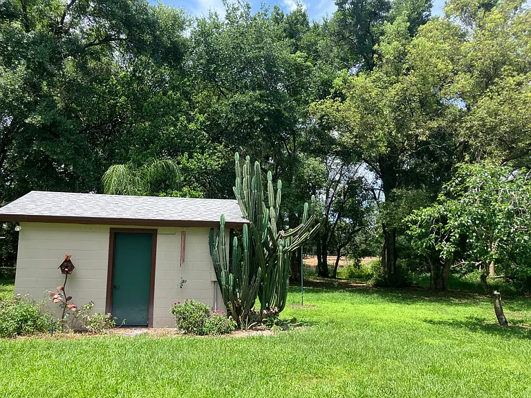 12 x 13.5 storage building. Make it want you want!