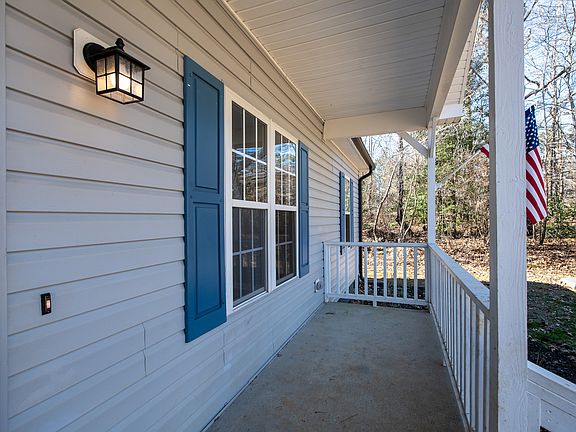 3rd image of 104 Blackfoot Dr