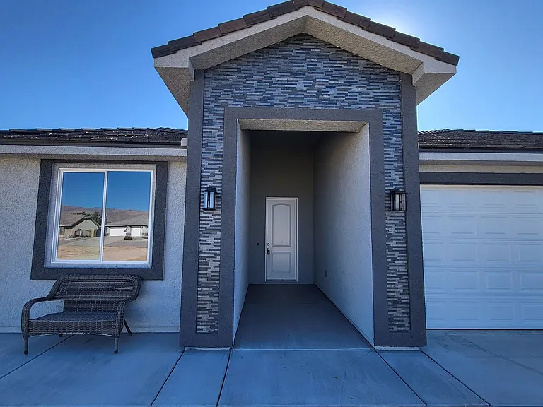 6801 Sandpebble St — Photo 4