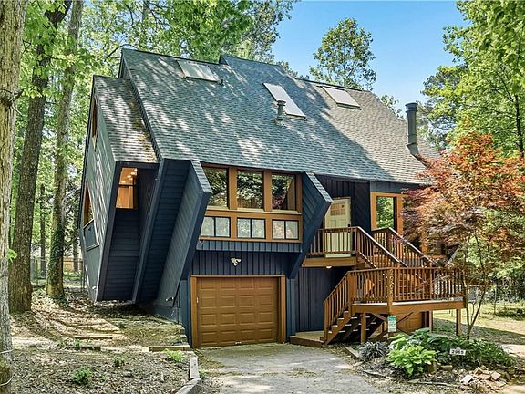 2nd image of 2965 Pond View Ct