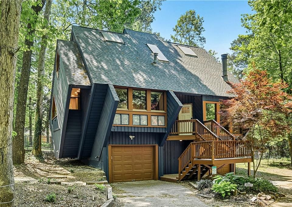 1st image of 2965 Pond View Ct