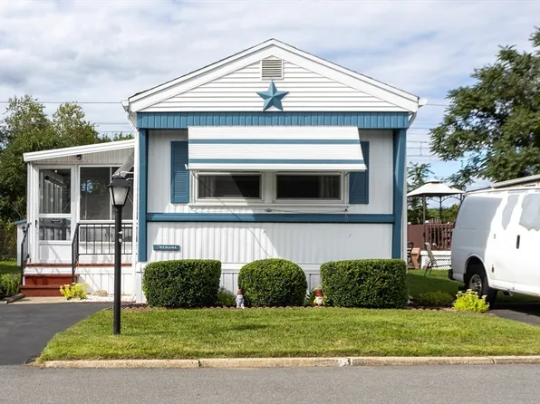 38 Colvin St, Attleboro, MA 02703
