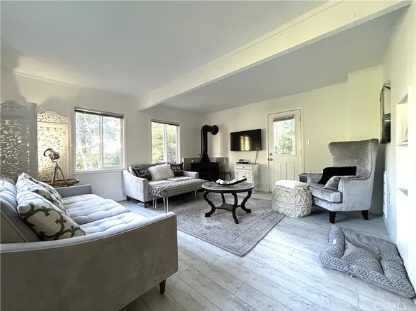273 Oak Dr, Cedar Glen, CA 92321