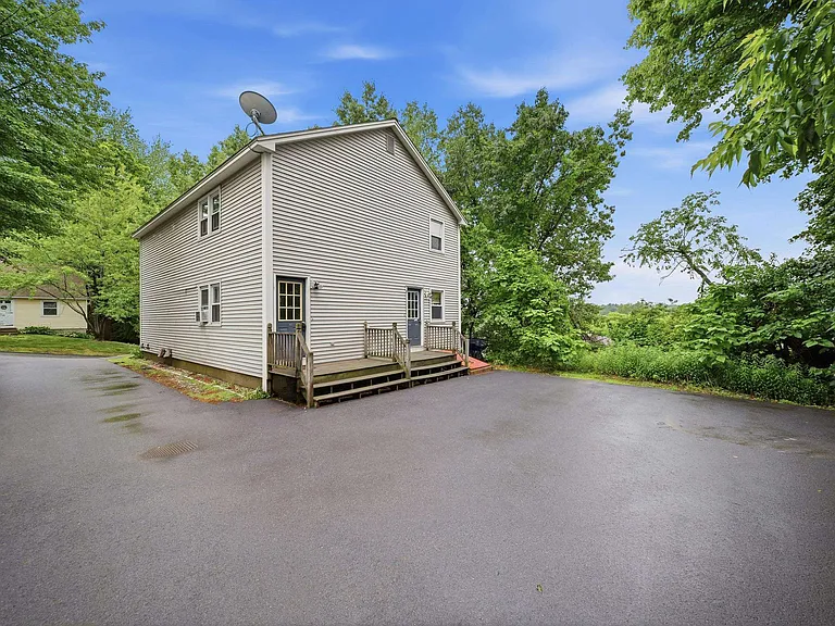 33 Elwood Ave #B — Photo 25