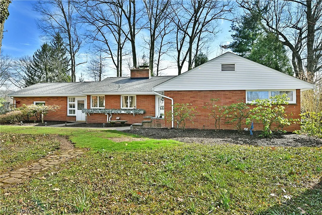 2521 Jennifer Dr photo 1