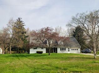 302 Ash St, Carleton, MI 48117