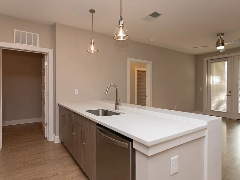 StationTwo22 Apartments — Photo 34