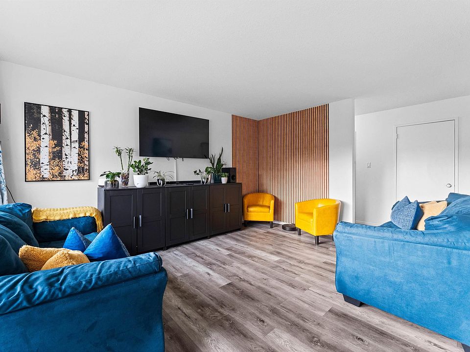 1st image of 11430 40th Ave NW #207