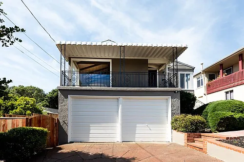 25 Stratford Rd Photo 1