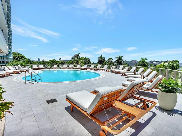 2655 S Bayshore Dr #403 — Photo 50