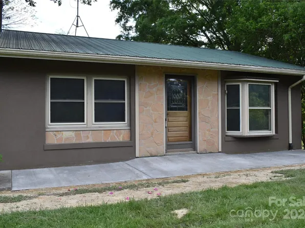 222 Lost Lake Dr, Troy, NC 27371