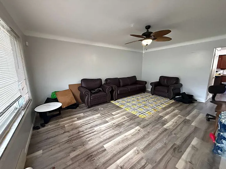 29012 Lorraine Ave — Photo 2
