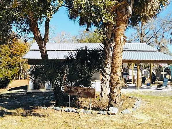 1801 Oak Ave NE, Steinhatchee, FL 32359