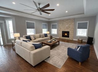 145 McCauley Ave, Pocono Pines, PA 18350