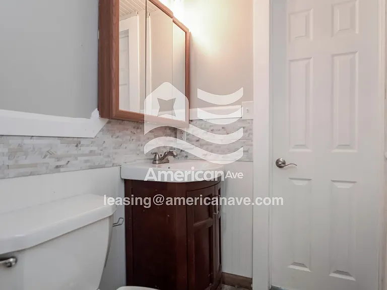 1469563_011_wm_-_bathroom_13229586.jpg