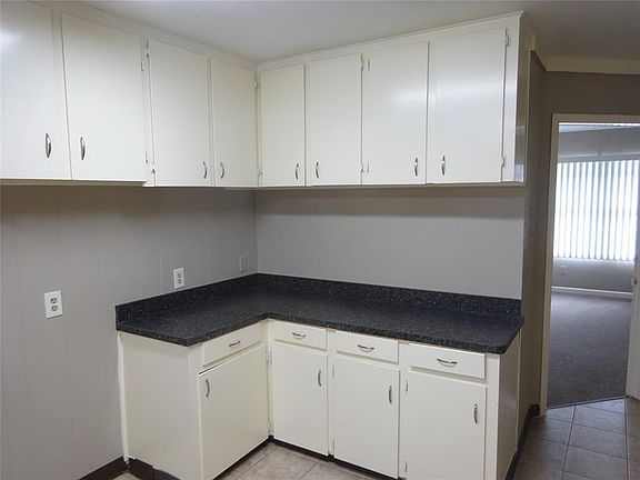 2nd image of 4614 Mittlestedt Rd
