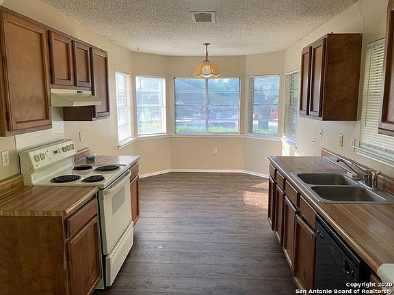 4th image of 3621 Candlerock Cir