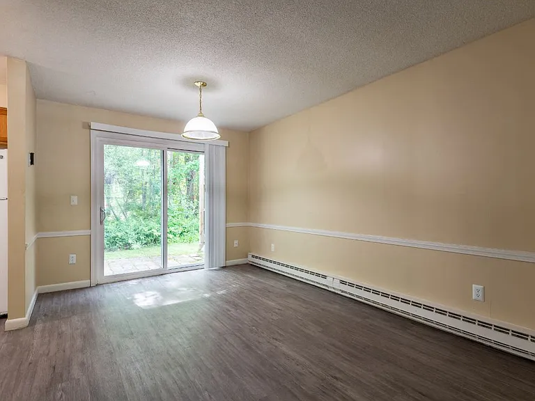 Yarmouth Green Apartment Homes — Photo 6