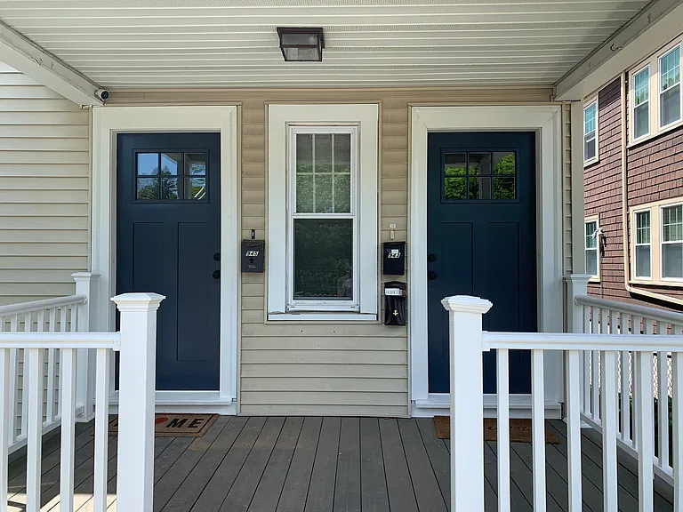 945 Adams St — Photo 2
