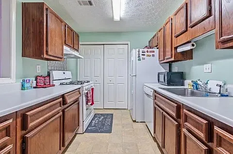 910 Augusta Dr — Photo 11