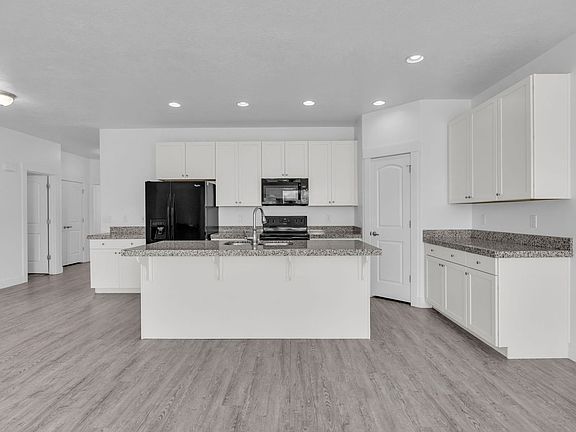 3rd image of 13696 S Glengarry Ln
