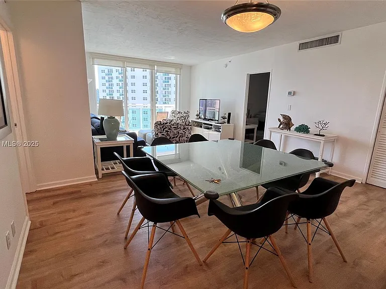 3001 S Ocean Dr — Photo 4