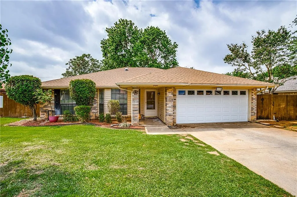 3 bed, 1434 sqft, $2,500 — Photo 1