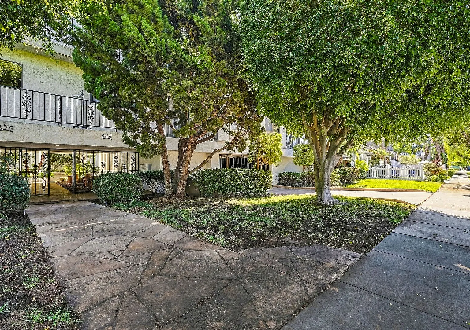 Coronado 3 Bedroom/Furnished! — Photo 4