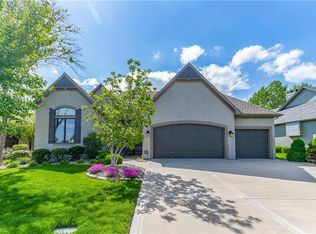 19213 W 98th Ter, Lenexa, KS 66220
