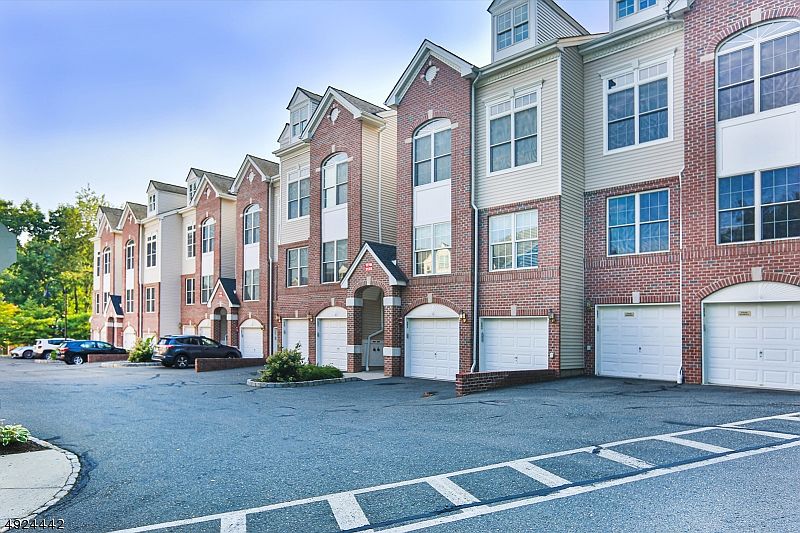 1st image of 11 NELKE CT