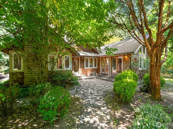 5579 NE Foster Road, Bainbridge Island, WA 98110