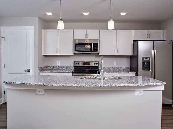 5th image of 111 Purefoy Rd #109