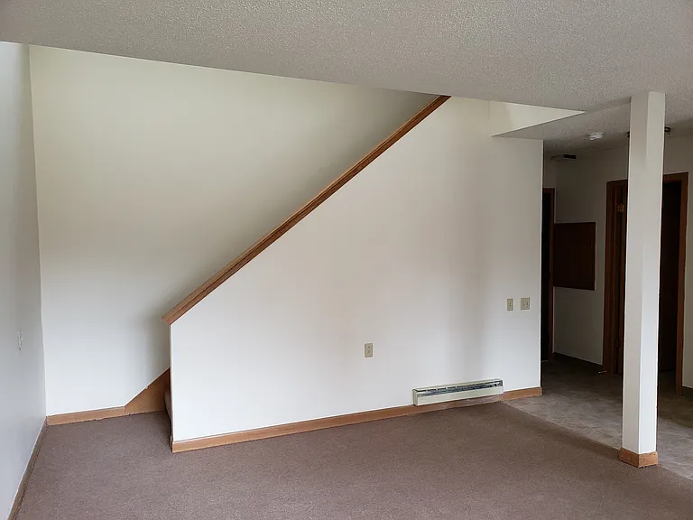 Capitol Centre Court Apartments — Photo 32