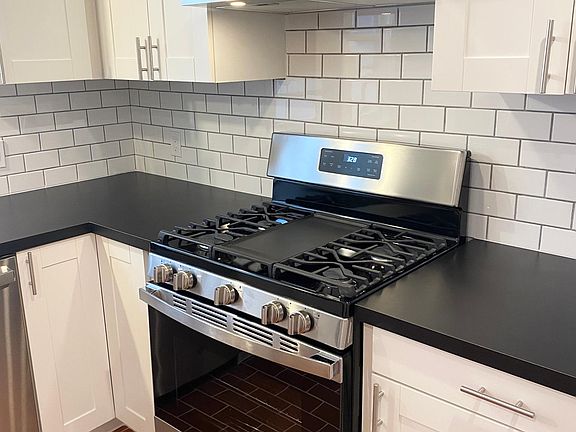 3rd image of 188 Saranac Ave #1
