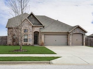 6203 S 57th St, Rogers, AR 72758