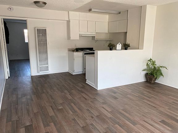 4th image of 6711 Riverton Ave