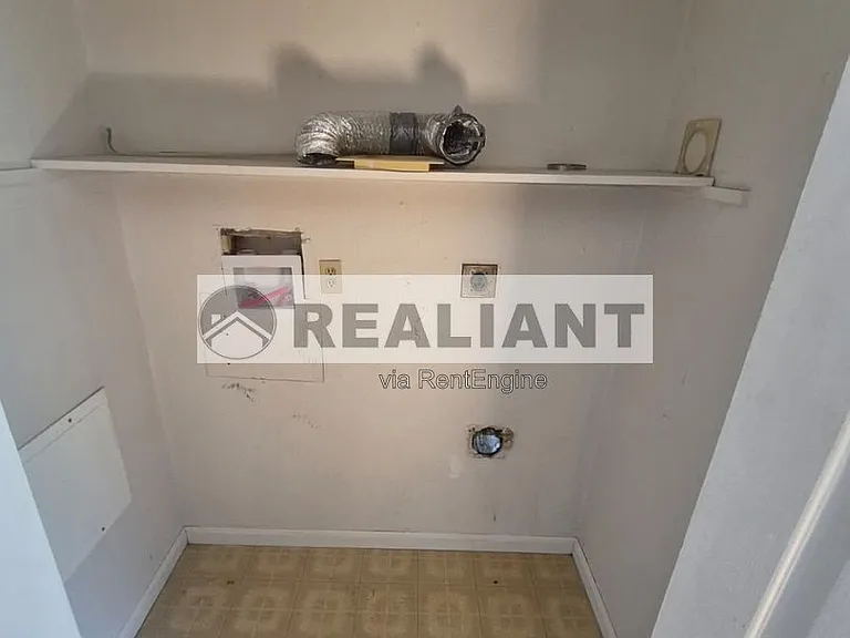 105 Williams St #3 — Photo 8