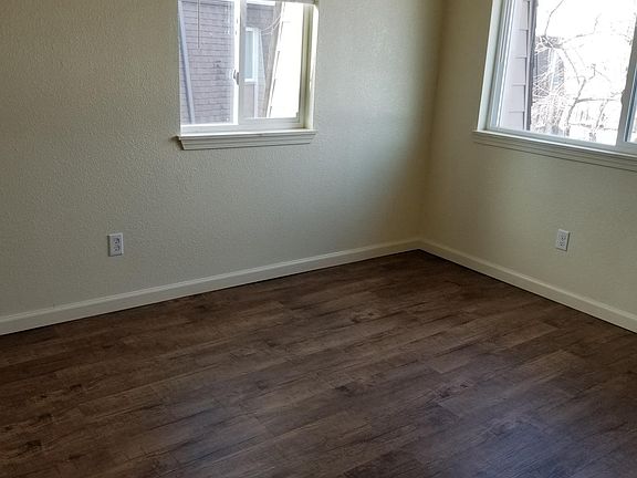 large bedroom for full/queen bed 