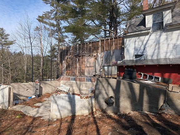 5th image of 42 Main Street