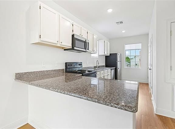 5th image of 2431 Conti St