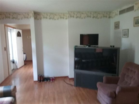 3rd image of 4101 Siefer Dr