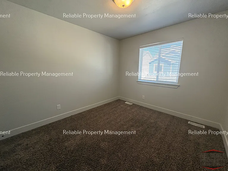148 S Emery Ln — Photo 12