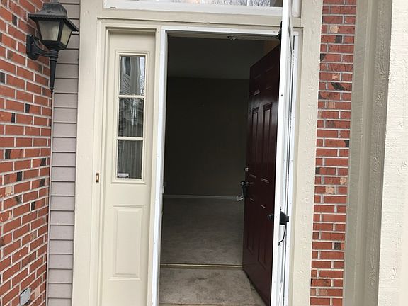 2nd image of 1514 N Waterbury Cir #1514