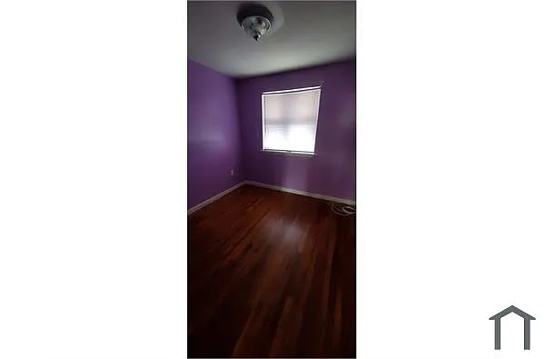 Building Photo - 450 Torry Ave