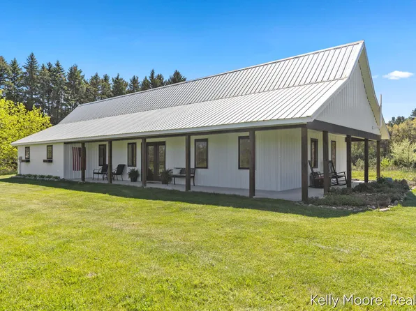 11117 Snows Lake Rd, Greenville, MI 48838
