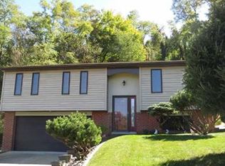 525 Saint George Dr, North Versailles, PA 15137